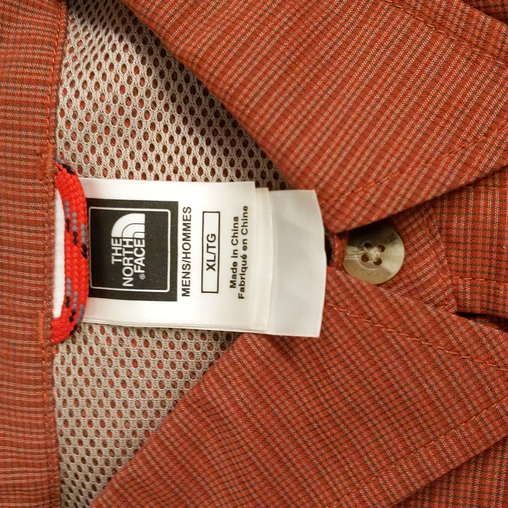 Lightweight The North Face long sleeve button down shirt - Picture 2 of 4